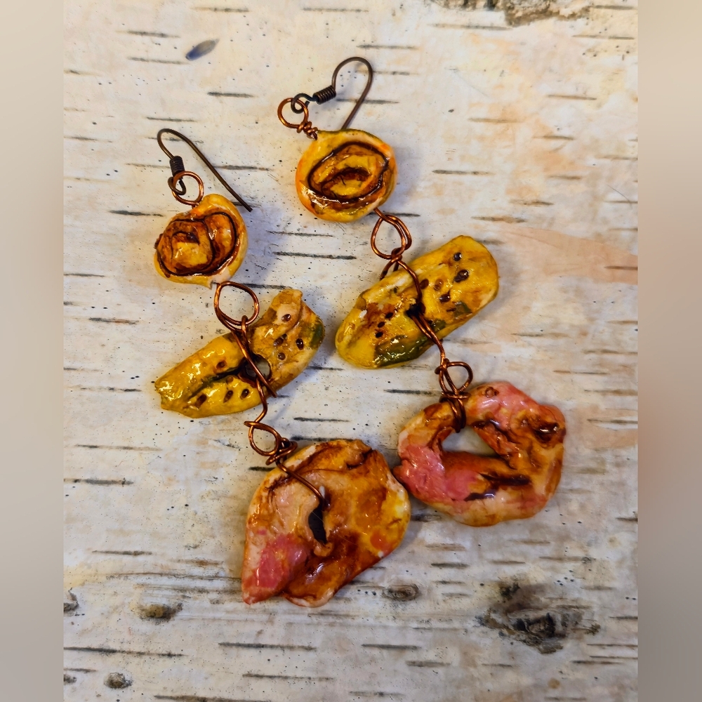 Handcrafted Handpainted Primitive & Rustic Yellow & Peach Clay In Copper